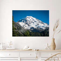 Plakat Góra Rainier na tle niebieskiego nieba