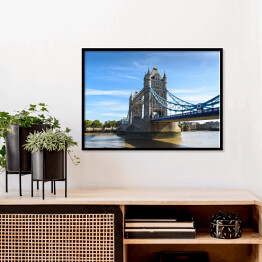 Plakat w ramie Tower Bridge nad Tamizą w Londynie