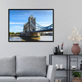 Plakat w ramie Tower Bridge nad Tamizą w Londynie