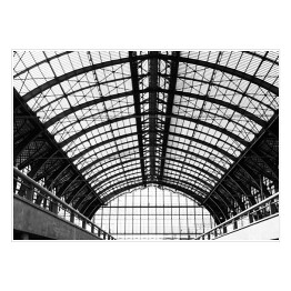 Żelazna konstrukcja nad stacją w Antwerpii