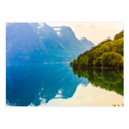 Plakat samoprzylepny Góry, jezioro i fiord w Norwegii