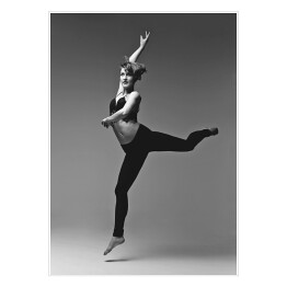 Plakat samoprzylepny Piękna tancerka w odcieniach szarości