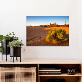 Plakat samoprzylepny Wschód słońca na pustyni Monument Valley 