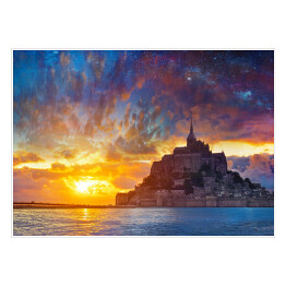 Plakat samoprzylepny Baśniowy zamek przy jeziorze na tle zachodzącego złocistego słońca 