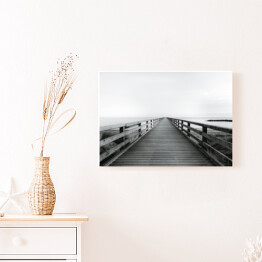 Obraz na płótnie Drewniany most na morzu, monochrom