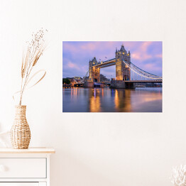 Plakat samoprzylepny Basztowy most w Londynie, UK, w świetle wschodzącego słońca