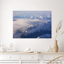 Plakat Góry zasypane śniegiem widziane z samolotu