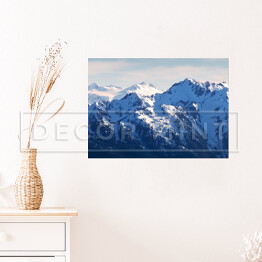 Plakat samoprzylepny Ośnieżone góry w blasku słońca