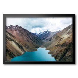 Obraz w ramie Jezioro Inków przy stromych zboczach łańcuchów górskich