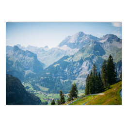 Plakat Góry Szwajcarii z wioską w dolinie