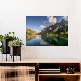 Plakat Piękne jezioro o gładkiej tafli w Alpach