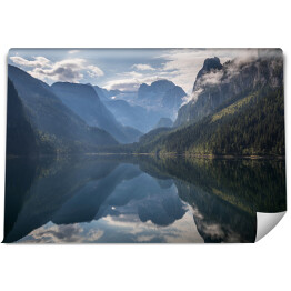 Fototapeta samoprzylepna Piękne jezioro w Alpach