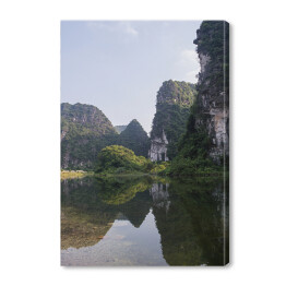 Obraz na płótnie Krajobraz z jeziorem, Wietnam