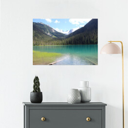 Plakat samoprzylepny Jezioro Joffre z malowniczym lasem w tle