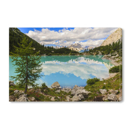 Obraz na płótnie Jezioro Sorapiss o niesamowitym turkusowym kolorze wody, Włochy