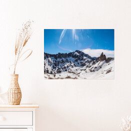 Plakat Skaliste góry pokryte śniegiem