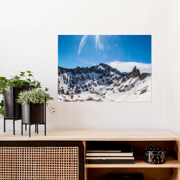 Plakat Skaliste góry pokryte śniegiem