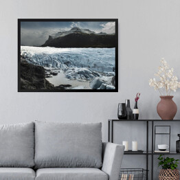 Obraz w ramie Lodowcowy krajobraz Islandii w pochmurny dzień