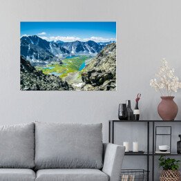 Plakat samoprzylepny Pasmo górskie z doliną i rzeka podczas słonecznego dnia, Syberia, Rosja