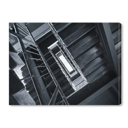 Obraz na płótnie Ciemne schody w wysokim budynku
