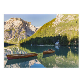 Plakat samoprzylepny Łodzie na jeziorze wśród gór