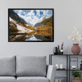 Obraz w ramie Złota jesień nad jeziorem w górach