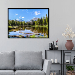 Plakat w ramie Góra i drzewa z lustrzanym odbiciem w jeziorze, Park Narodowy, Kolorado