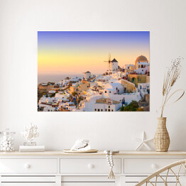 Plakat samoprzylepny Widok na wioskę podczas zachodu słońca, wyspa Santorini, Grecja