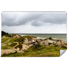 Fototapeta winylowa zmywalna Stare ruiny fortu wojennego na plaży