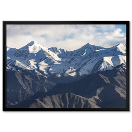 Plakat w ramie Cieniowanie pasmo górskie z pochmurnym niebem w Leh Ladakh
