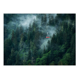 Plakat samoprzylepny Kolejka górska w chmurach nad zamglonym lasem