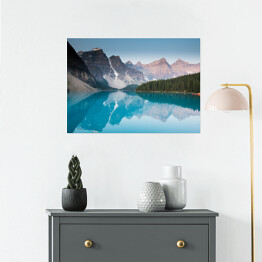 Plakat samoprzylepny Odbicie lustrzane gór w Jeziorze Moraine, Kanada
