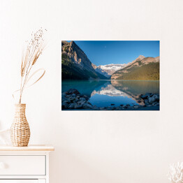Plakat Spokojne Jezioro Louise, Banff, Kanada