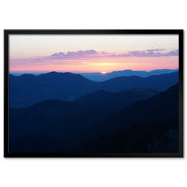 Plakat w ramie Różowy wschód słońca w górach