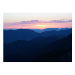 Plakat Różowy wschód słońca w górach