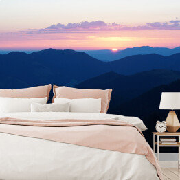 Fototapeta winylowa zmywalna Różowy wschód słońca w górach