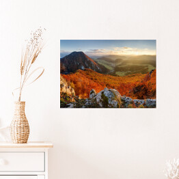 Plakat samoprzylepny Górski krajobraz jesienny z kolorowym lasem