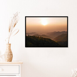 Plakat w ramie Panoramiczna sceneria z górą Doi Chang o zmierzchu