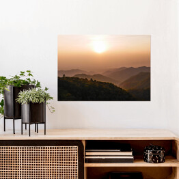 Plakat samoprzylepny Panoramiczna sceneria z górą Doi Chang o zmierzchu