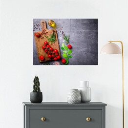 Plakat samoprzylepny Oliwa z oliwek i przyprawy na rustykalnej drewnianej desce do krojenia