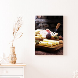 Obraz na płótnie Różne sery z figami na talerzu