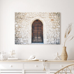 Obraz na płótnie Zabytkowy biały dom z brązowymi drzwiami