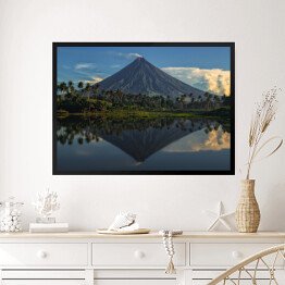 Obraz w ramie Wulkan Mayon, Filipiny, z palmami i jeziorem u podnóża