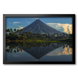 Obraz w ramie Wulkan Mayon, Filipiny, z palmami i jeziorem u podnóża