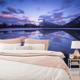 Fototapeta winylowa zmywalna Wieczorny krajobraz Banff w różowych i niebieskich barwach