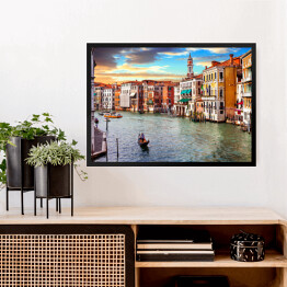 Obraz w ramie Romantyczna podróż w Wenecji o zachodzie słońca, Wielki Kanał, Włochy