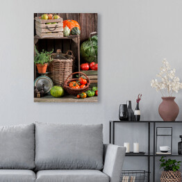 Obraz na płótnie Vintage spiżarnia z zebranymi warzywami i owocami