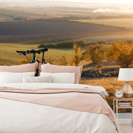 Fototapeta winylowa zmywalna Rower na wzgórzu o zmierzchu