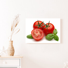 Pomidory i bazylia na białym tle