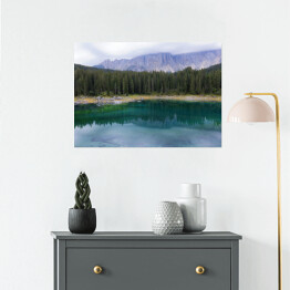 Plakat Karersee, najpiękniejsze górskie jezioro w Dolomitach